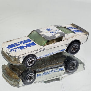 HOT WHEELS 1974 MUSTANG STOCKER WHITE BLUE STRIPE BLACKWALL READ